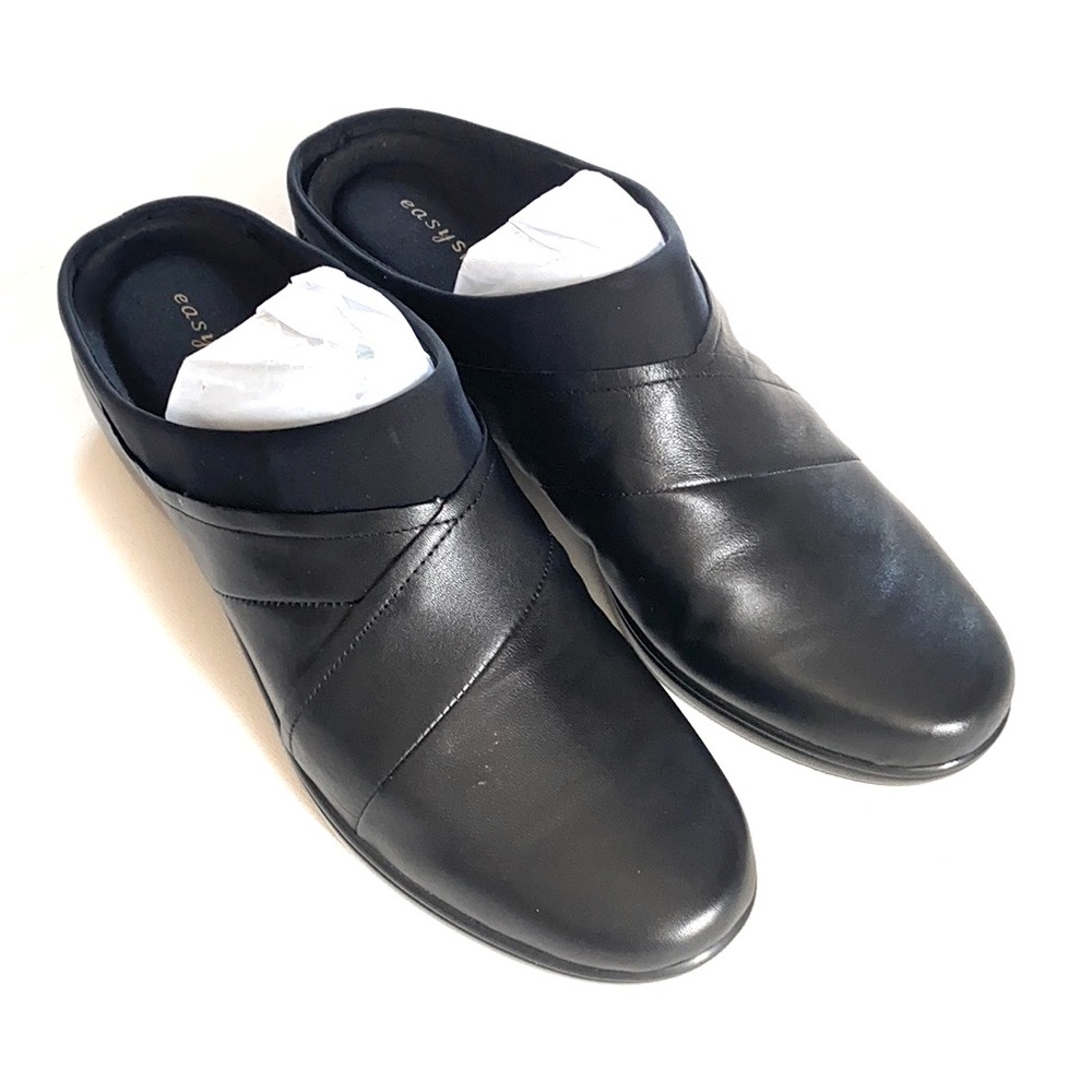 Easy Spirit Esfaber Black Slip On Clogs for Women. Size 9.5M Leather Upper., NEW